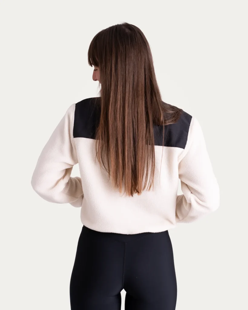 Cropnutá mikina Sherpa – Ivory